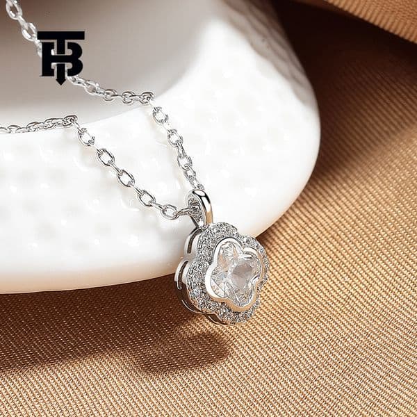 TB BHULAMTE Free Shipping New Designer Accessories Lucky Necklace For Women Micro Pave Zircon Pendant Light Luxury Niche Trendy High-end Clavicle Chain