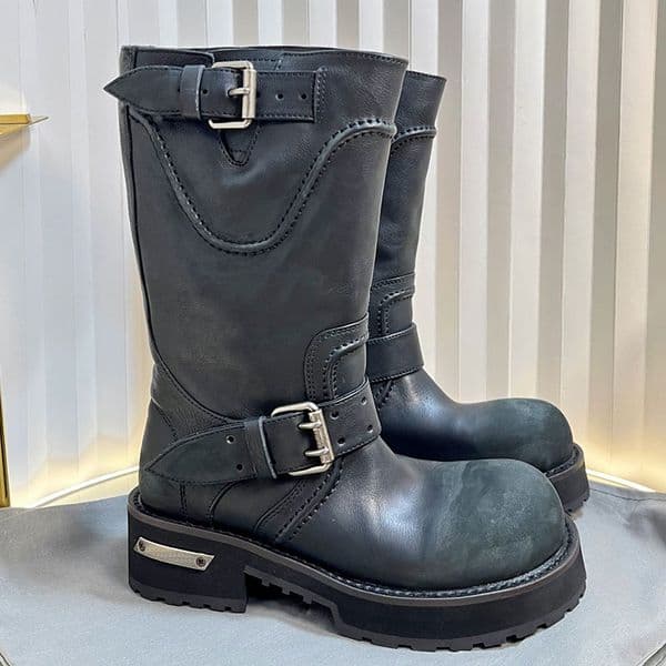 Retro style Designer Venom Boot Black Calfskin 26SS Men Women Venom Boots Black shoe upper round toe Worn out effect design Fashion brand mid length boots