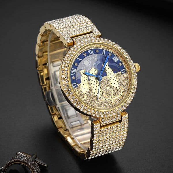 New Arrival Premium Stylish Men's Designer Watch, Unique Leopard Pattern Moissanite Quartz Watch, Round Dial, Crystal Window Strap, Swiss Craftsmanship