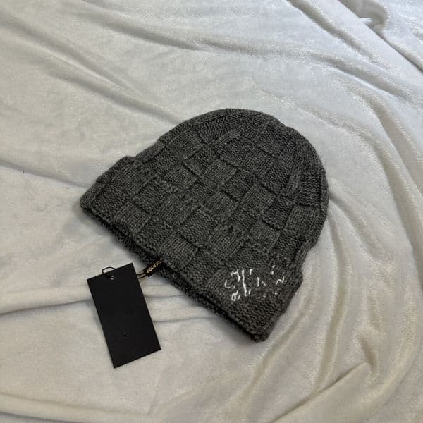 new 2025 Winter warm scarf suit hat plaid knit hat scarf suit autumn fashion high street style couple bean dot scarf scarf designer scarf hat 819