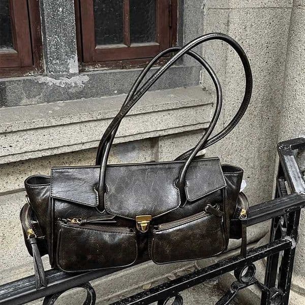 Vintage Underarm Bag For Girl Versatile Handbag Multipocket Motorcycle Bag Luxury Designer Handbag Spaghetti Strap Leather Bag W250911