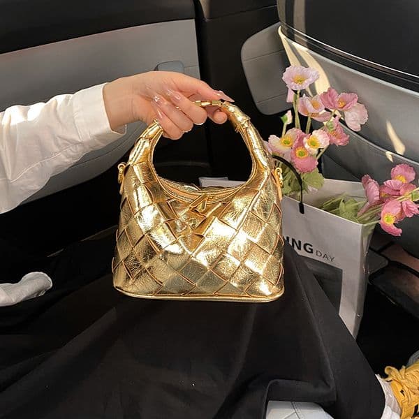 Free delivery designer bags Large capacity tote bag women retro armpit bag commuting handbag shoulder bag Pressure-relief