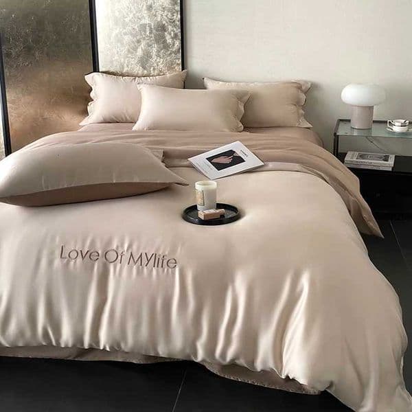 Mix Color Rayon Silk Embroidery Bedding Sets High Quality Silky Soft Comforter Set Summer Cooling Single Double Bed Linens X250912