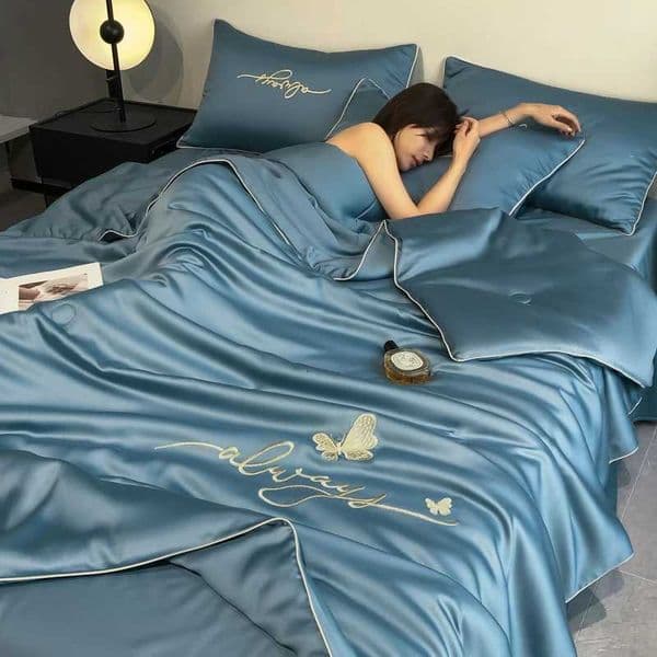 Summer Thin Duvet Silky Comforter Luxury Style Blanket Machine Washable Quilt SingleDouble Bedspread Pillowcase Need Order X250912