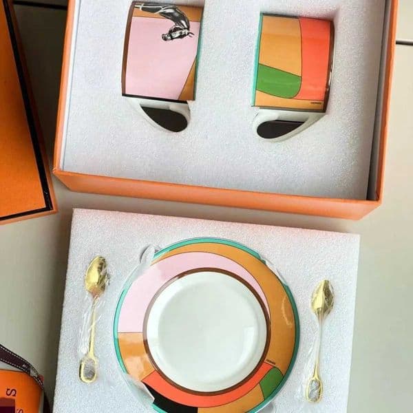 2026 Light Luxury Bone China Plates 2 Spoons Coffee Cups And Saucers European Afternoon Tea Set Box Gift Y250913 Free Shipping
