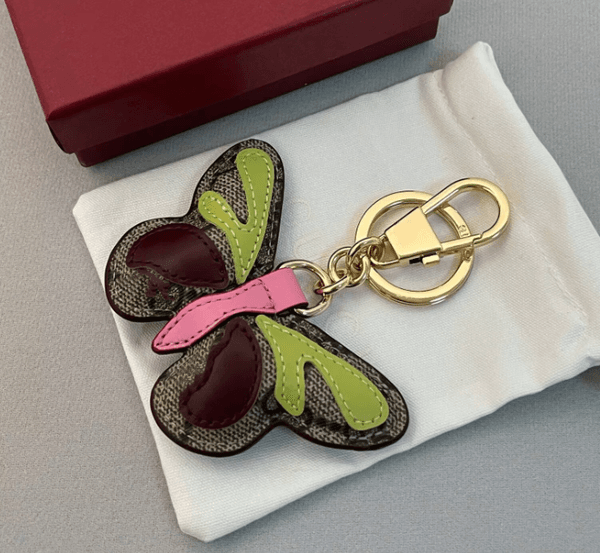2025 GGs designer keychains for women/men dog owl luxury key rings car keychain bag accessories classic and fashionable official key chains gift car Accessories box