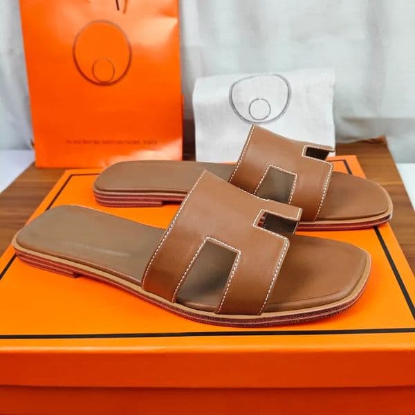 Designer Sandals Women's Slides Luxury slippers Letter Slide Rubber Genuine Leather Flat Shoes Summer Beach Bath Casual Slippers Brown Retro Sandals size 35-42