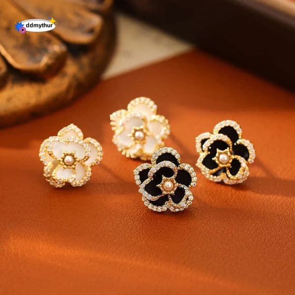 luxury New Camellia Stud Sier Needle Niche Personality Design Earrings Elegant French Style Flower Women's Ear Jewelry