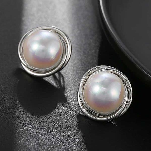 Mild Luxury Mabe Pearl Clip on Earrings Suitable for Women Non Pierced Geometric Round Ear Clips Elegant Wedding Party JewelryXJ250915