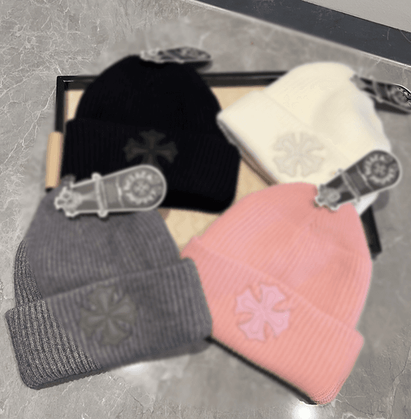 Mens Chrome Cap Womens Beanie Design Small Leather Label Cold Hat Casquette Luxury Winter Pullover Cuff Thickened Ear Protector Birthday Gift