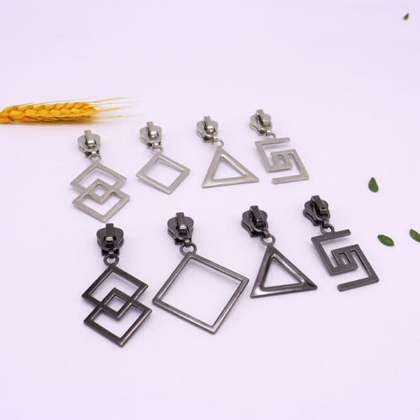 No. 5 Resin Rectangular Triangular Fancy Pull Tab Zipper Head for Bags and Clothing 2680