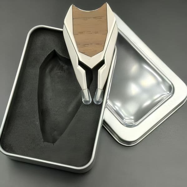 Luxury Golf Divot Repair Tool Magnetic Pitch Fork Made of Zinc Alloy with Shape of Shield Ball Marker Logo Customized