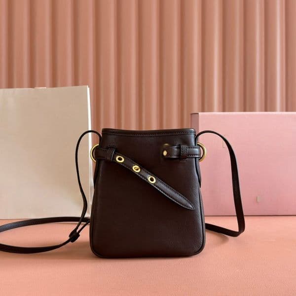 Top designer bucket bag 19cm mini crossbody bag chocolate brown mini bag Imported sheepskin luxury bag soft hasp shoulder bag gift box packaging fashion phone bag