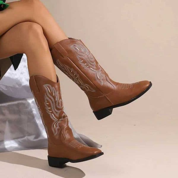 2024 Genuine Cowgirl Boots Chunky Botas Mujer Brand Designer Cowboy Boots Embroider Casual Shoes Cossack Retro Booties W250919