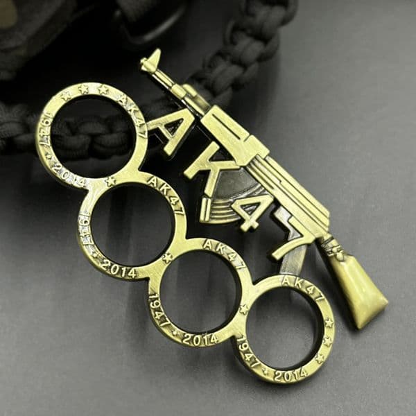 2026 new Self defense Brass Knuckles Thickened Zinc Alloy High Hardness Iron Four finger Fight free shipping