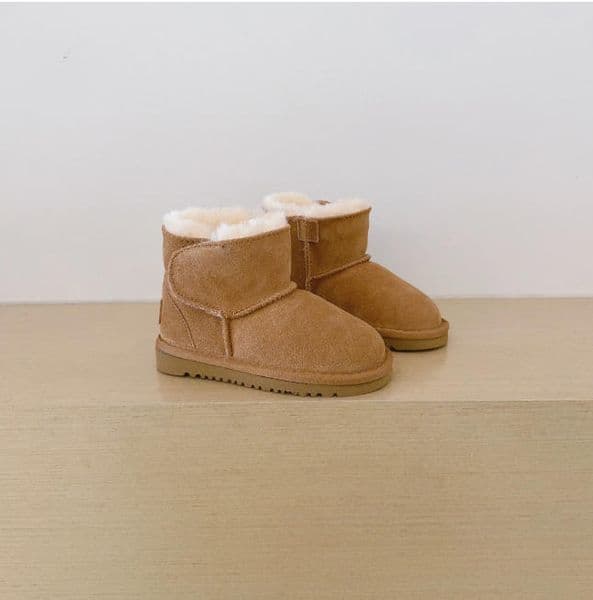 Toddler Mini Boy girl children Kids snow boots Sheepskin Plush fur keep warm boots with card dustbag Ankle Soft Comfortable Casual Shoes Boots Beautiful Gifts