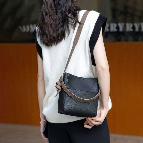 Original Cowhide Leather Woman Tote Wide Strap Solid Color Commuter Crossbody Large Capacity Bucket Brand Bag Suotong0917