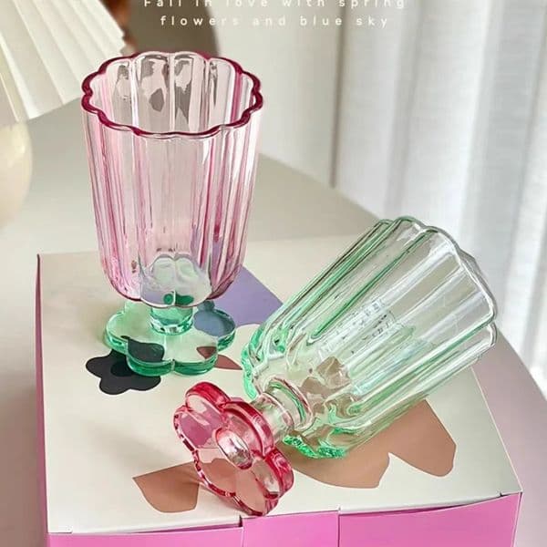1pc 250ml French Style Glass Cup Flower Shaped Wine Glass Cute Boba Tea Drinking Glass Home Bar Drinkware Summer Holiday Gifts 240806