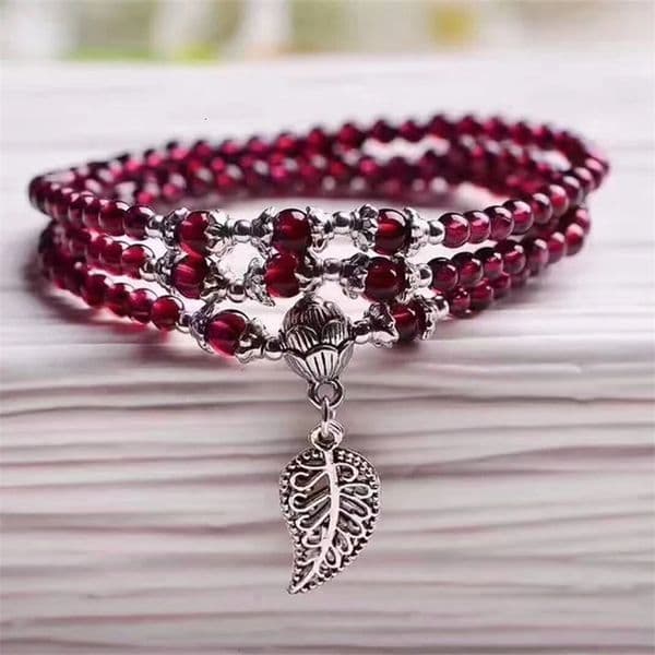 Wine Red Garnet Natural Stone Bracelets Beads Tibetan Silver Leaf Pendant Women Beauty Bracelet Multilayer Jewelry 240712