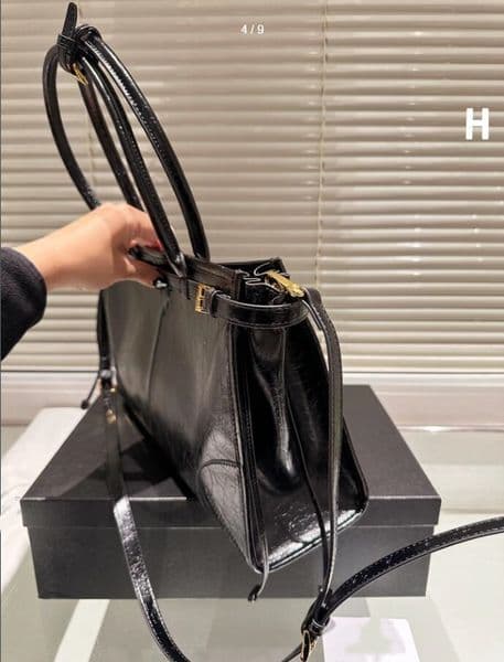 ZOJ Hot tote bag 2026 new Women's Spring Retro and Stylish Motorcycle Armpit Bag Trendy Versatile Commuting Shoulder Bag for Women