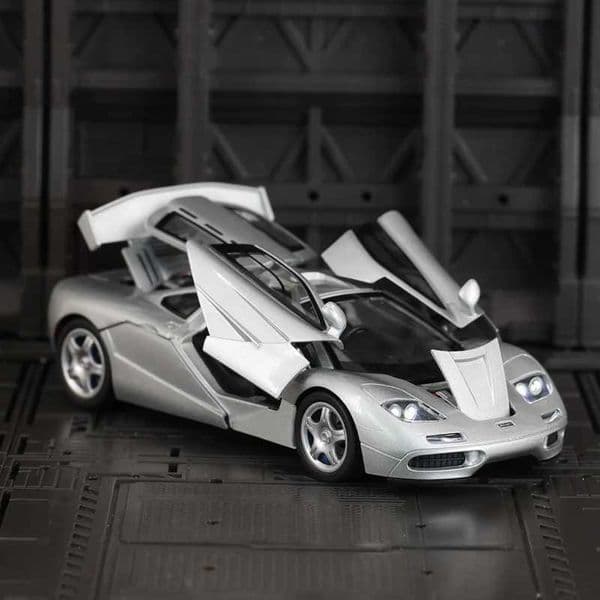 132 McLaren F1 alloy supercar model car ornaments doors can open childrens acoustooptic pullback toys Z250923