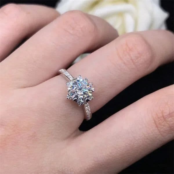 Solid 14K white gold AU585 white gold PT950 fashionable hexagonal diamond ring Mo silica recommended card ring 240929