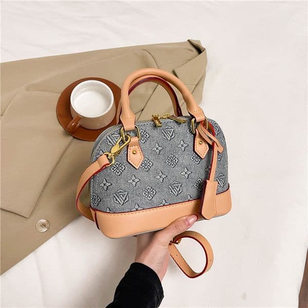 hot free shipping designer shoulder bags new casual Light luxury handbag fashionable vintage shell bag for women