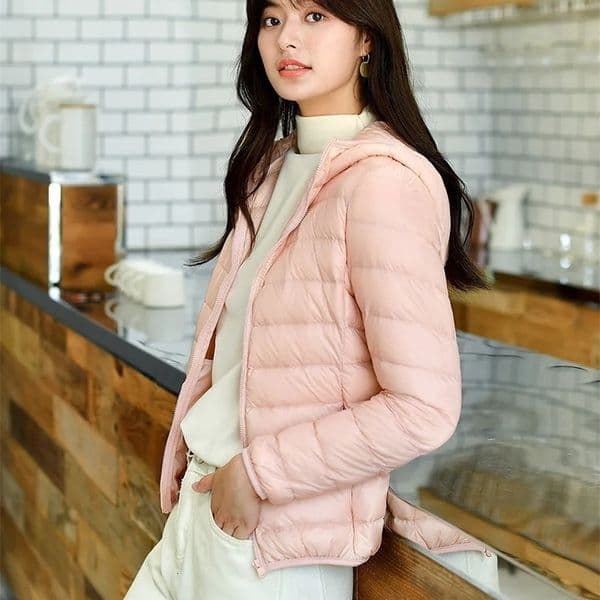 15 Colors Women Ultra Lightweight Puffer Jacket Korean Fashion Hooded Short Female Wind-Resistant Breathable Down Coat 241105
