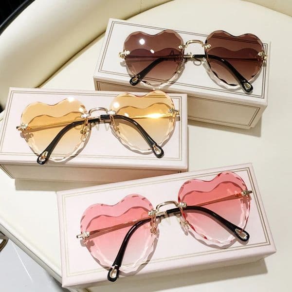 Love Heart Shaped Sunglasses Womens Borderless Cat Eye Frame 90S Sunglasses Transparent Lens Gradient Shadow Gift S335 250428