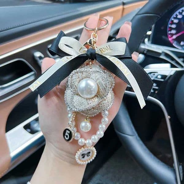 Glitter Traditional Clover & Camellia Keychains Lucky Wedding Accessories Gifts for Guests - D925 H260310 & -