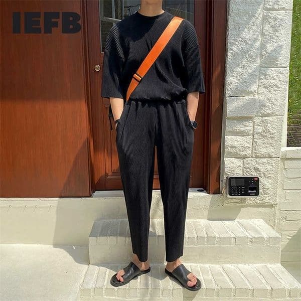 IEFB Men's Short Sleeve T-shirt Loose Causal Summer Ice Silk Pleated Fabric Suit Korean Fashion Sports Two Pieces Set 9Y7212 211006