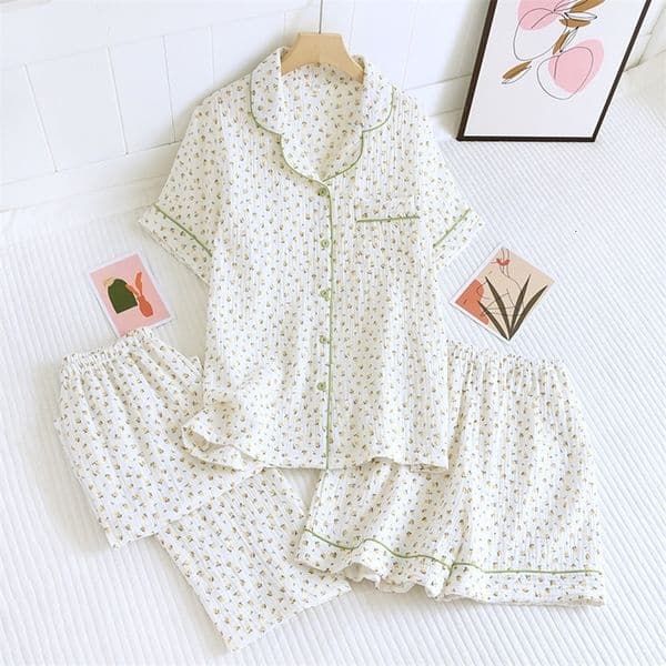 Women's Sleepwear summer women's cotton crepe three-piece short sleeve shorts trousers large size simple flower pajamas home service suit 230310