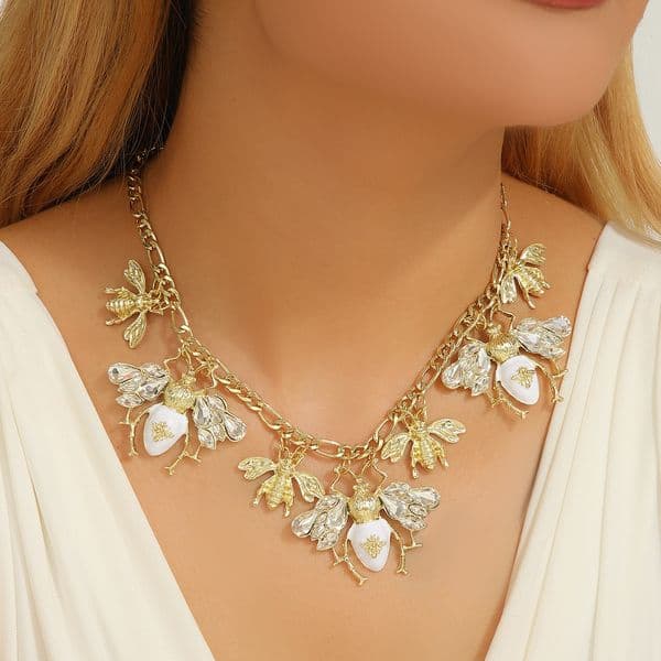 Punk Style gold Alloy Resin Bee Pendant Necklace Fashion Trend Electroplated Glass Inlaid Women's Collarbone Chain