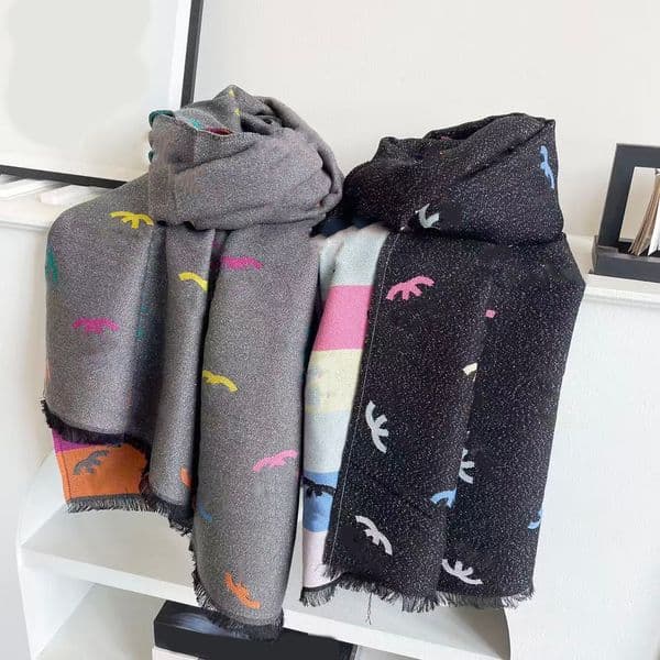 Luxury Scarf Designer DoubleSided Rainbow Scarf Womens Scarf Mens Scarf Couples Scarf HighEnd Cashmere Knitted Scarf Winter Thick Warm Tasselled Scarf