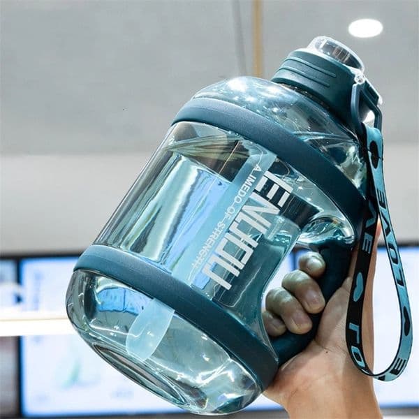1.6L/2Lwater Bottle Large Capacity Sports Square Sports Water Cup Ton Bucket Cup Portable Big Water Bottle Water Bottle 250415