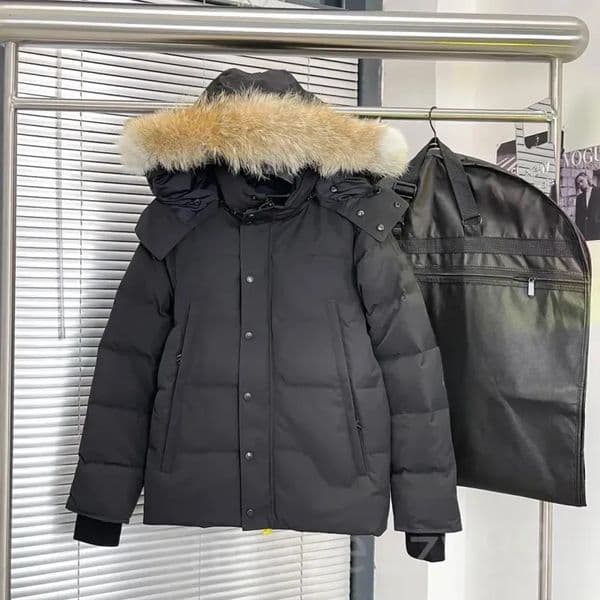 Mens Winter Jacket Wyndham Jacket Parka Homme Warm Outerwear Wolf Fur Hooded Fourrure Manteau Jacket Coat Hiver Doudoune Black Label Designer Jacket EU Size XS-2XL