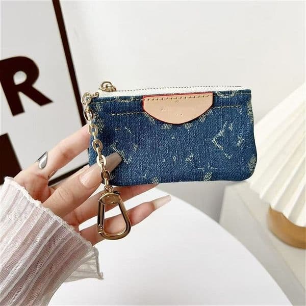 Popular High-end Designer Keychains Fashionable Gift Bags for Men and Women Classic Bag Charms Mini Coin Purses