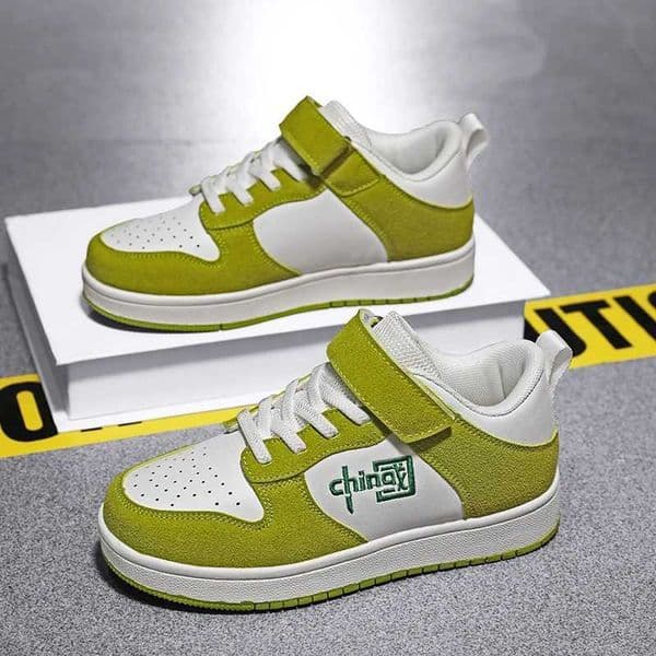 Classic boys sports 2024 new leathercovered nonslip childrens casual Student girls board shoes Y250926 S260330