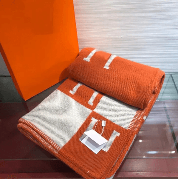 Thick Home Sofa good quailty blanket TOP Selling beige orange black red gray navy Big Size 135*170cm Wool Designer thickening dh85