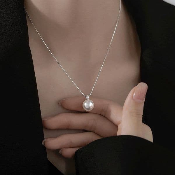 S Pure Sier Pearl Necklace for Women, Light Niche Style, Elegant Collarbone Chain with One Pearl, High-End Jewelry