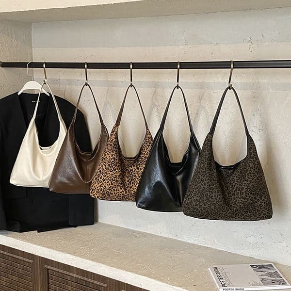 Autumn New Women s Shoulder Bag Design Light Luxury Texture Retro Leopard Luxury bag Pattern Elegant Women s Handbag Shoulder Bag Designer Bag Designer Bag