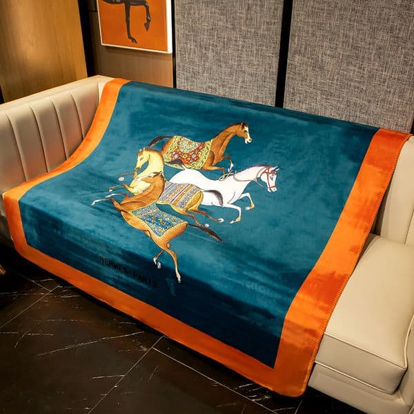 Luxury American Plush Blanket Cozy, Elegant Throw For Sofa, Bed, Office, And Relaxing Moments 12545