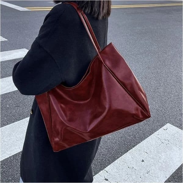 Retro red womens handbag sporty casual fashionable large capacity leather shoulder bag shopping Harajuku simple Sac 240731Zl