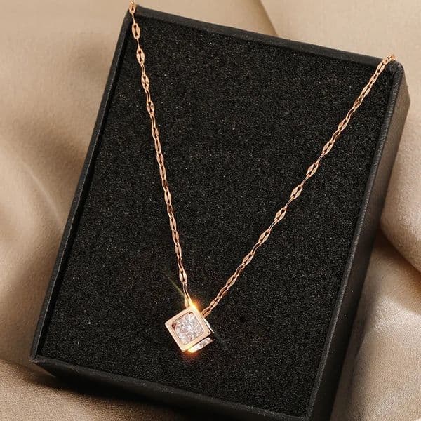 Trendy Square Zircon Crystal Pendant Women Necklaces Korean Fashion Cute Ladies Stainless Steel Jewelry Female Clavicle Chain 250928