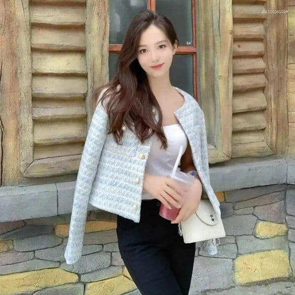 Women's Jackets French Style Tweed Pearl Button Cropped Jacket Autumn 2026 Long Sleeve Loose-Fit Round Neck Petite Top