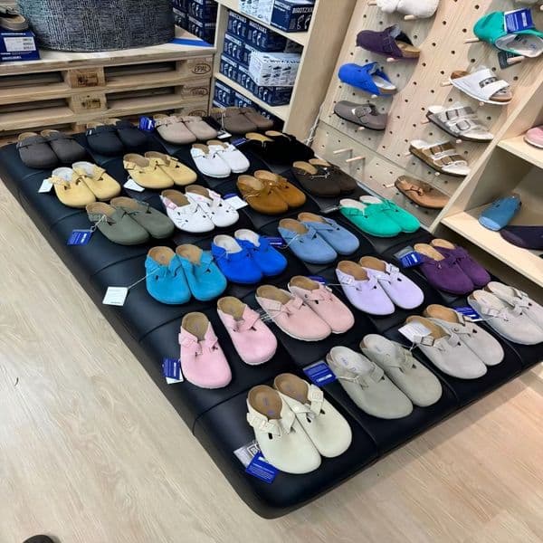 With Box Designer Clogs Sandals Clog Slippers Cork Flat Fashion Summer Genuine Leather Slide Favourite Womens Mens High Quality Beach Shoes