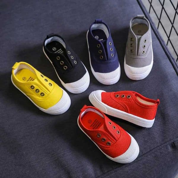 Childrens canvas shoes seasonal edition soft breathable simple Korean style casual shoes for boys and girls childrens fashion M250103