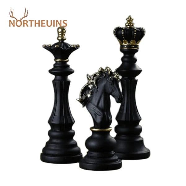 NORTHEUINS Resin Retro International Chess Figurine for Interior King Knight Sculpture Home Desktop Decor Living Room Decoration 250102