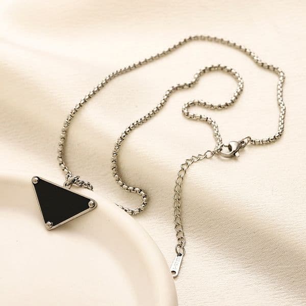 20style Luxury Classics Pendants Necklaces Stainless Steel Geometry Fashion Choker Pendant Necklace Beads Chain Jewelry Accessories Christmas Gifts