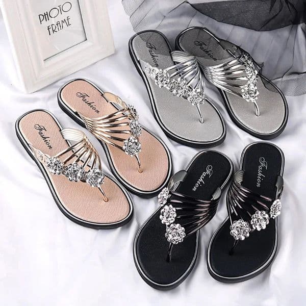 2024 Womens Slippers Summer Sandals New Flat Silver Womens Shoes Light Slippers Womens Outerwear Casual Flip Flops Z260518